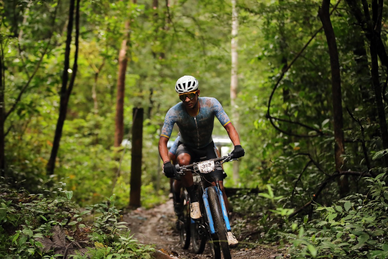 Luis Mejía y Cristel Espinoza son los campeones 2024 de La Ruta